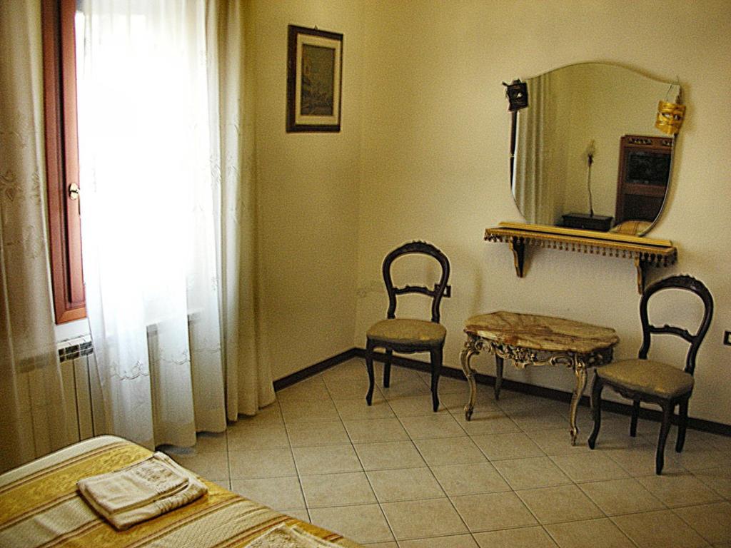 Queen House Venezia חדר תמונה